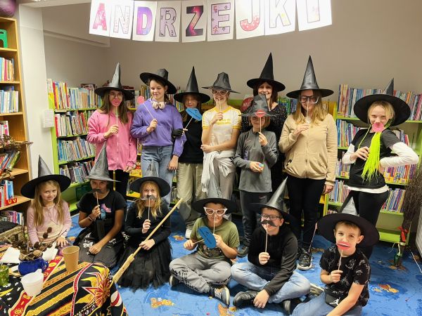 Zdjęcie Andrzejki 2024 w bibliotece