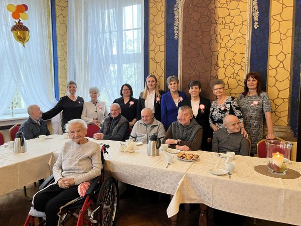 Zdjęcie Dom Pomocy Społecznej - program artystyczny z okazji Dnia Niepodległości