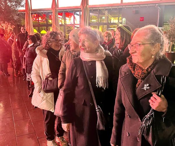 Zdjęcie uczestników po zakończeniu koncertu. 