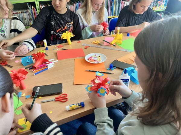 Zdjęcie Warsztaty Dzień Mamy - Tydzień Bibliotek 2025